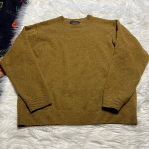 Pendleton Men's Crewneck Sweater in Mustard Brown